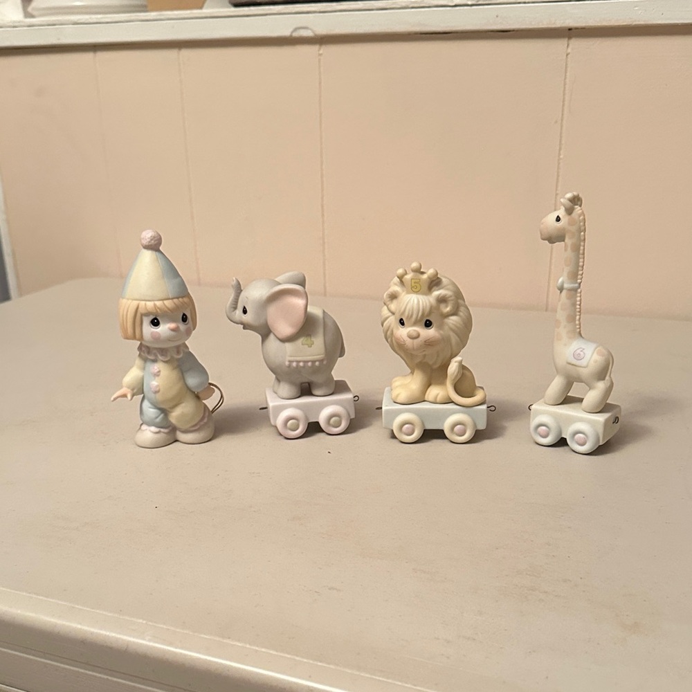 Precious Moments Pastel Animal Train Set